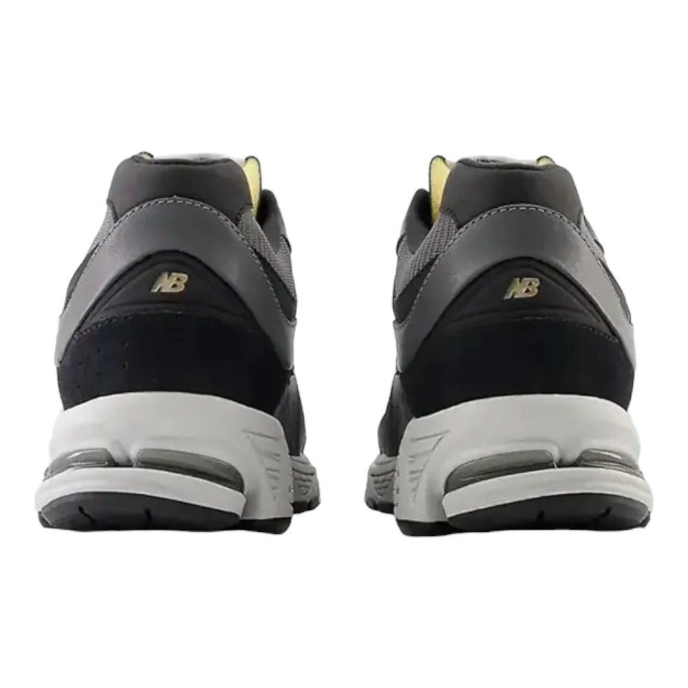 Кросівки New Balance 2002R купити