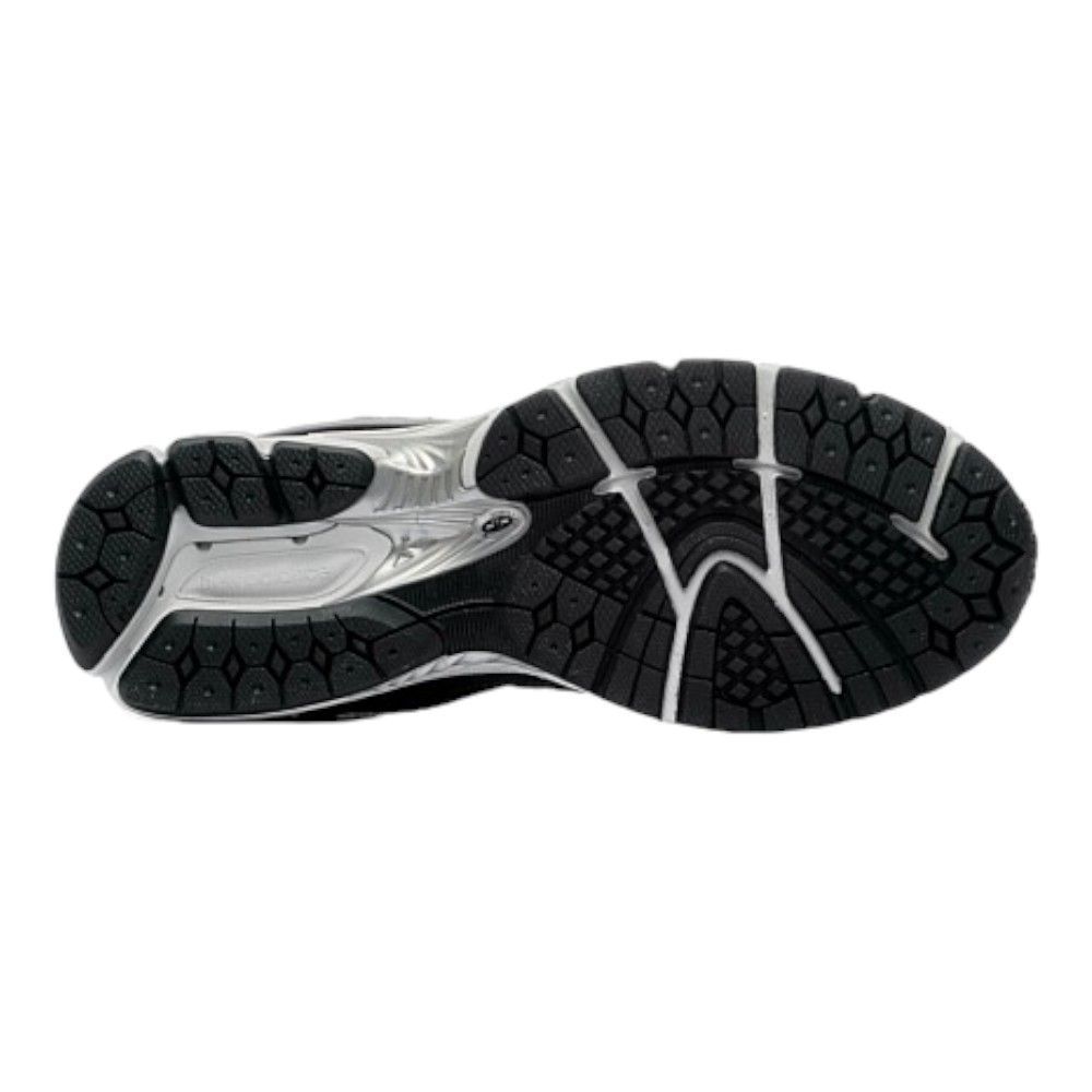 Кросівки New Balance 2002R купити