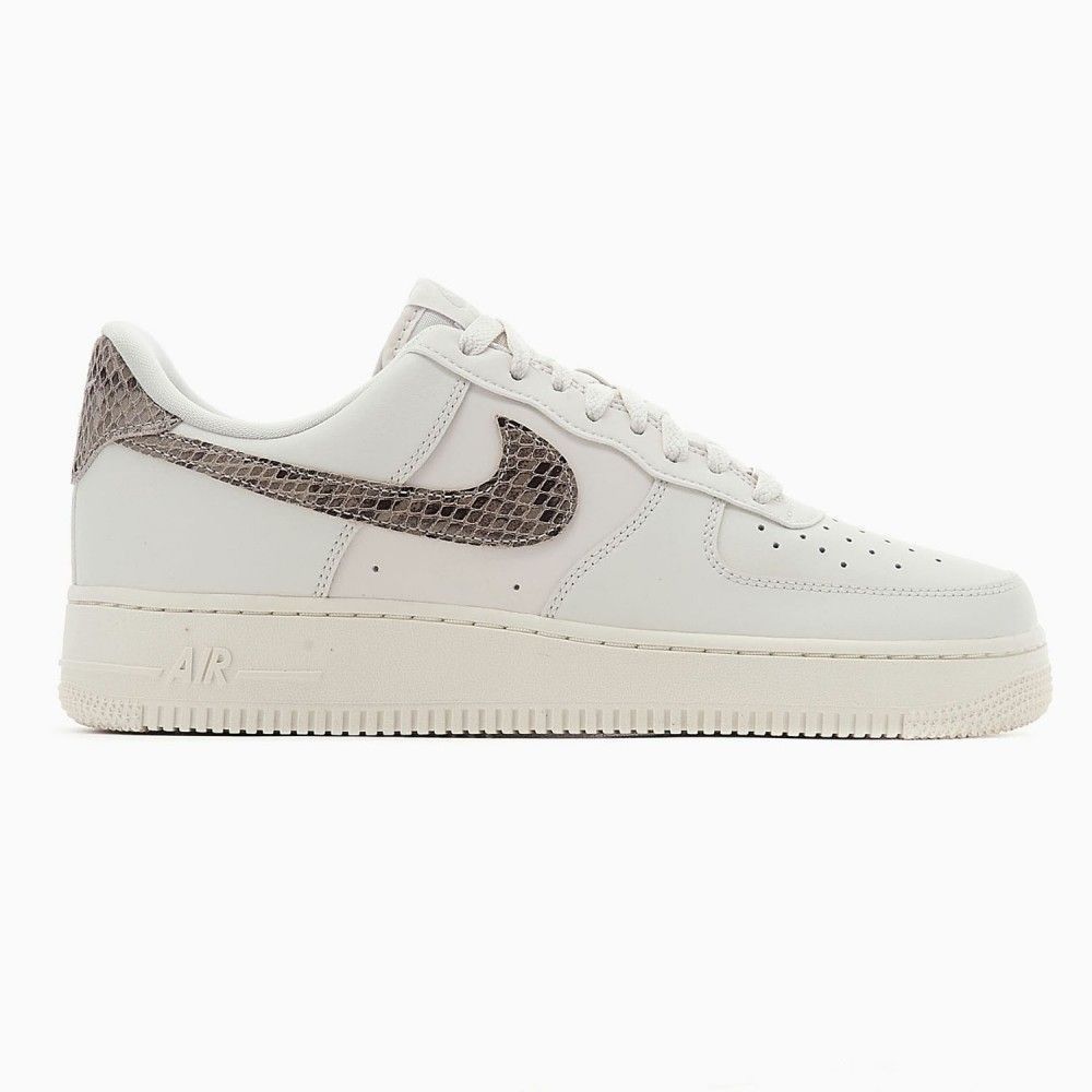 Кросівки Nike WMNS AIR FORCE 1 07 купити