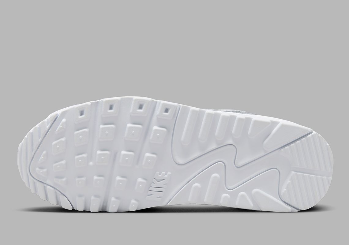 Кросівки жіночі Nike Air Max 90 (FV0949-100) купити