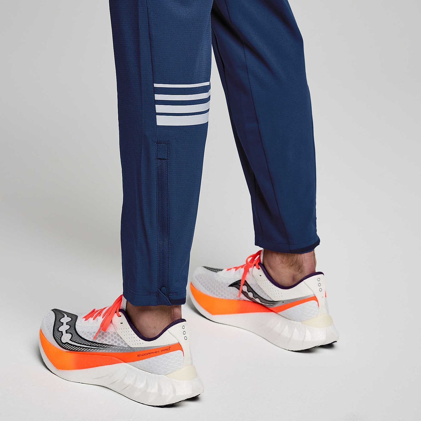Штани спортивні Saucony BOSTON WOVEN PANT купить
