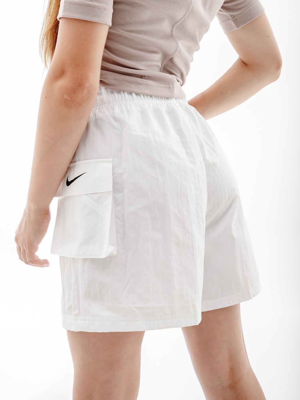 Шорти Nike W NSW ESSNTL WVN HR SHORT купити