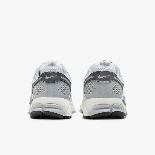 Кросівки Nike Wmns Zoom Vomero 5 "Pure Platinum / Metallic SIlver" купить