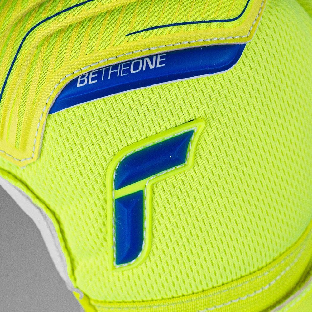 Вратарские перчатки Reusch Attrakt Gold Evolution Cut купить