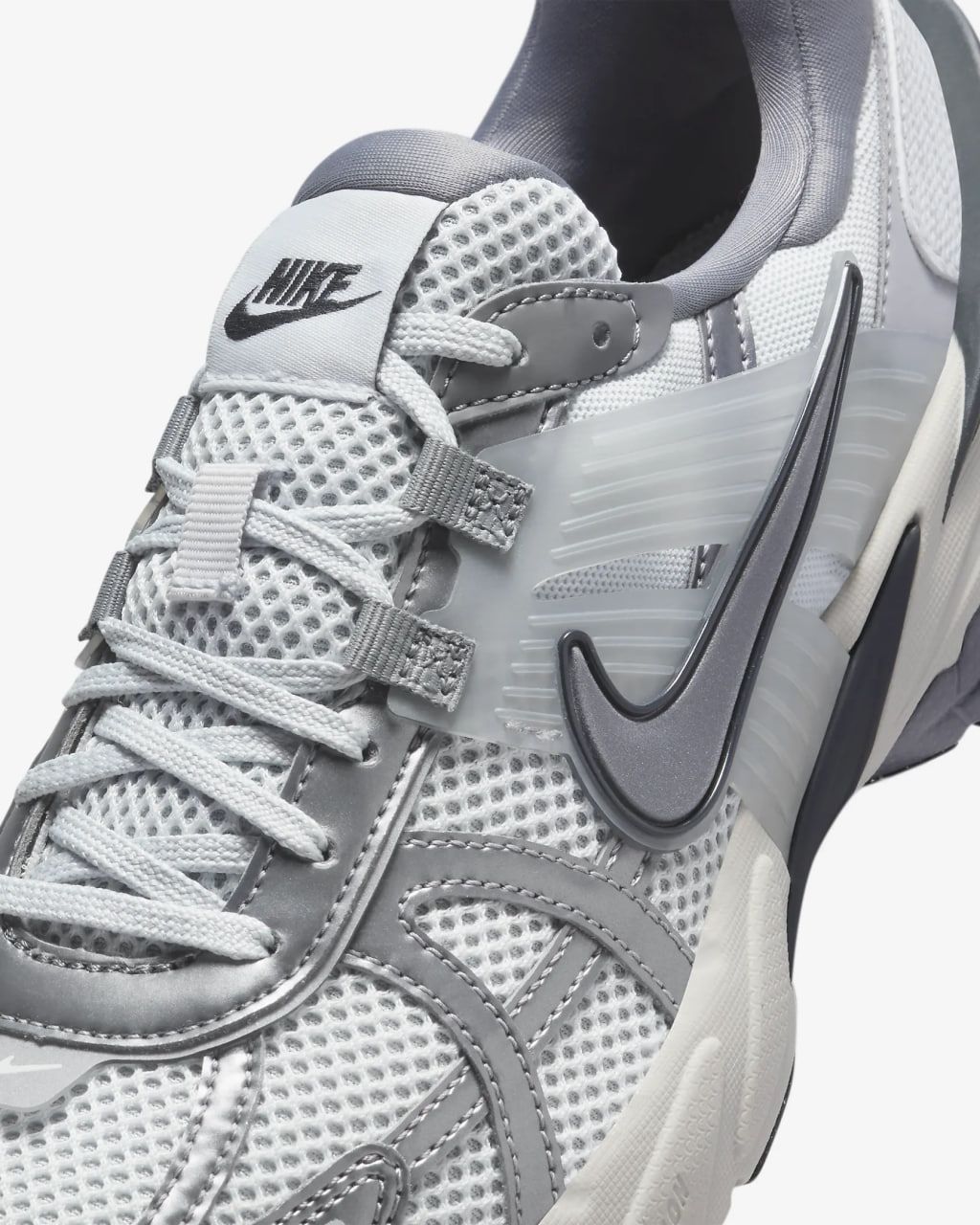 Кросівки Nike V2K Run купити