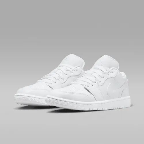 Кросівки NIKE WMNS AIR JORDAN 1 LOW купити