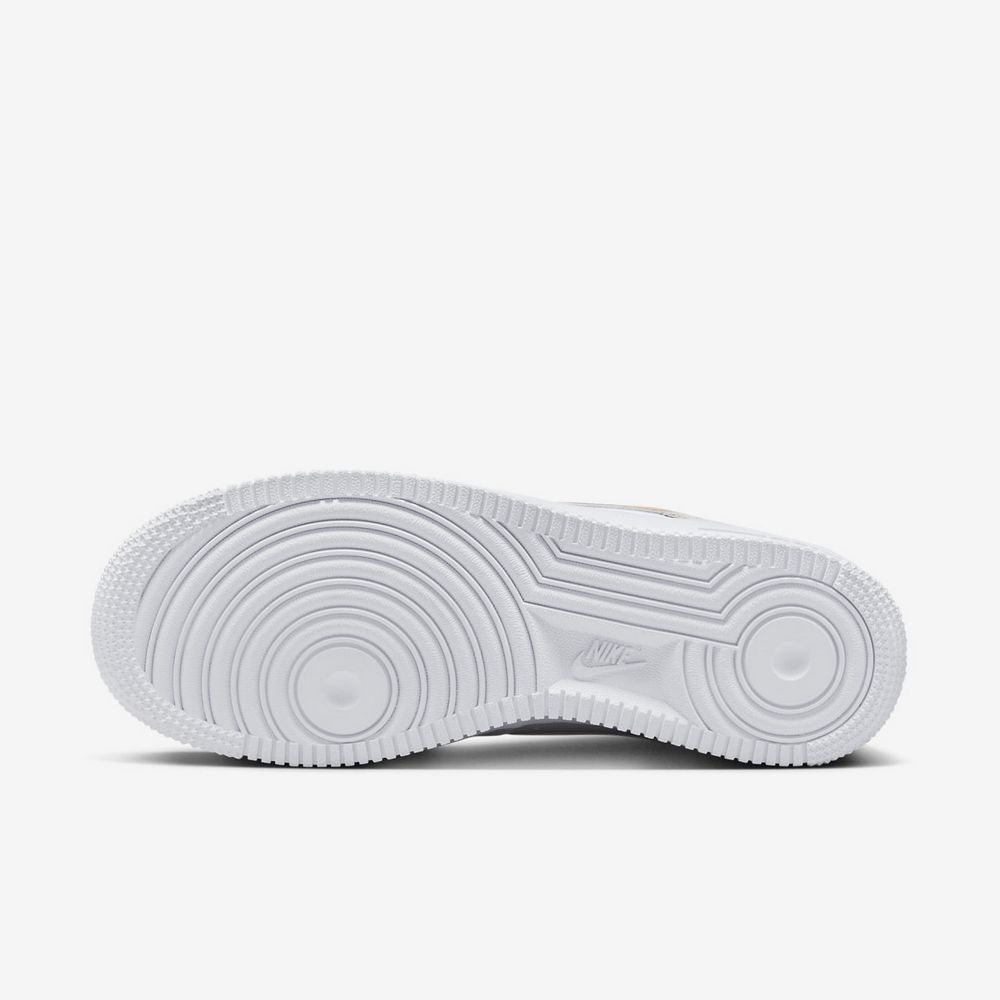 Кросівки Nike WMNS AIR FORCE 1 07 купить