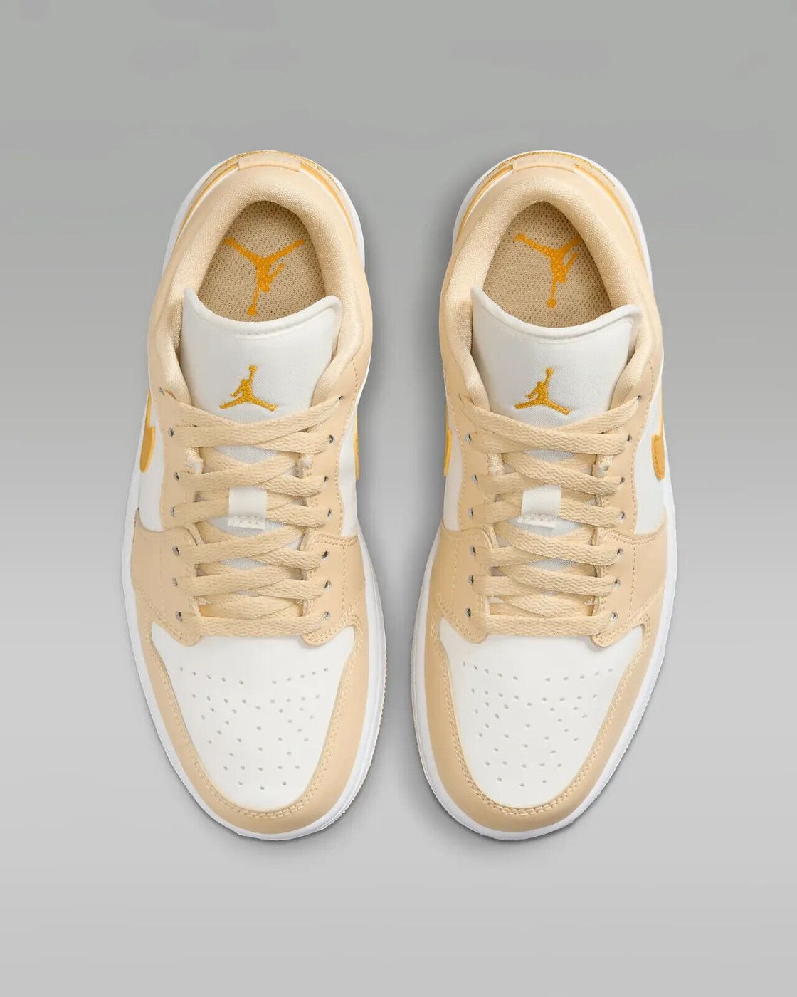 Кросівки жіночі Jordan 1 Low (DC0774-170) купить