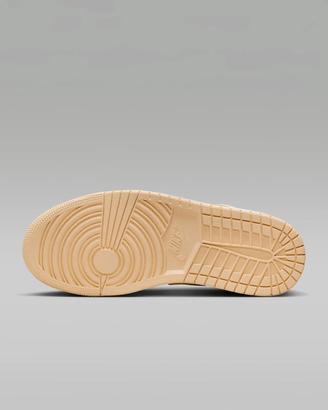 Кросівки жіночі Jordan 1 Low (DC0774-170) купить
