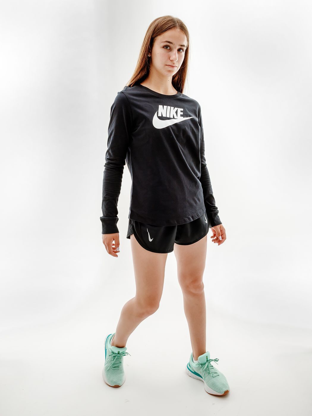 Кофта Nike W NSW TEE ESSNTL LS ICN FTRA купити