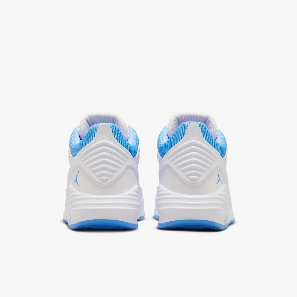 Кросівки NIKE JORDAN MAX AURA 5 купити