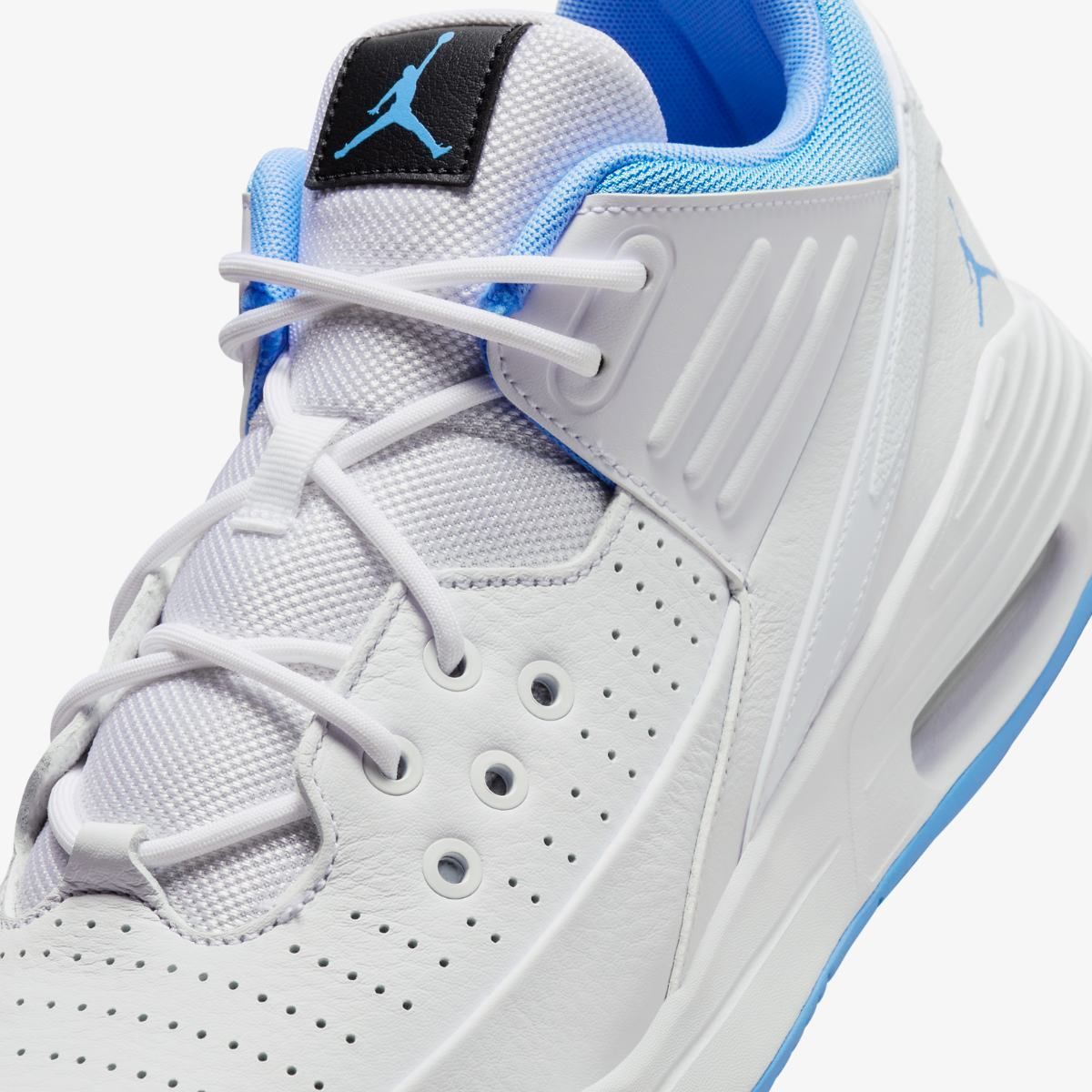 Кросівки NIKE JORDAN MAX AURA 5 купити